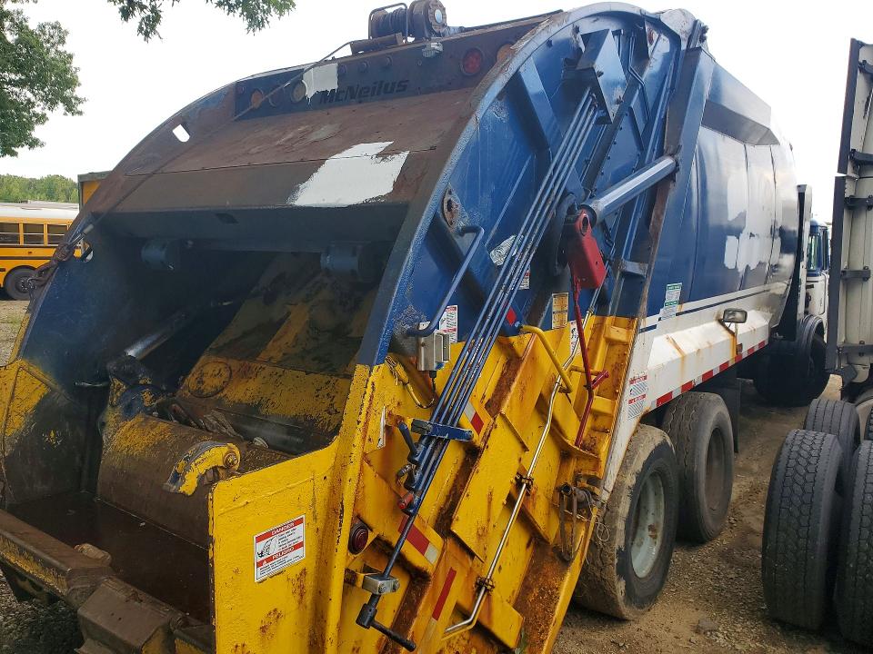 2011 Autocar llc Xpeditor VIN 5VCACLLEXBH212853 COPART salvage auction — MINOR DENT/SCRATCHES, Nj - Clean Title Export Only, sold $1,650 on 2026-09-24 (photo 3)