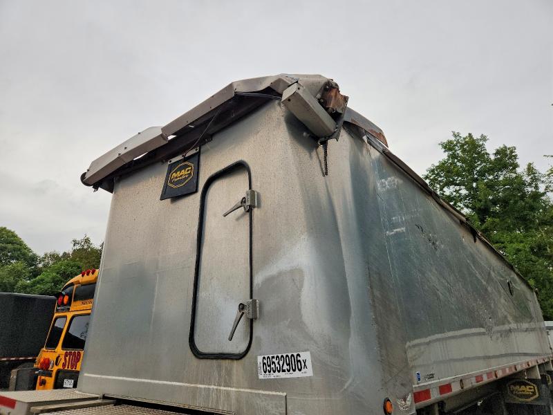 2022 Mac Trailer VIN 5MADA3722NC059265 COPART salvage auction — ROOF, OH - CERT OF TITLE-SALVAGE, sold $9,700 on 2026-10-08 (photo 7)