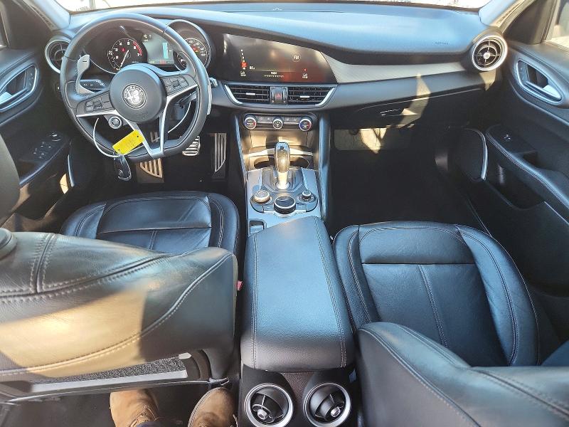 2017 Alfa romeo Giulia VIN ZARFAEBN8H7540654 COPART salvage auction — MINOR DENT/SCRATCHES, FL - CERTIFICATE OF TITLE, sold $5,800 on 2026-10-05 (photo 8)