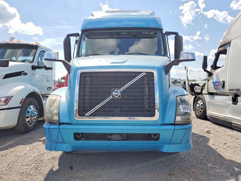 2014 Volvo Vn VIN 4V4N99EH4EN167443 COPART salvage auction — MINOR DENT/SCRATCHES, Tn - Certificate Of Title, sold $6,200 on 2026-09-18 (photo 5)