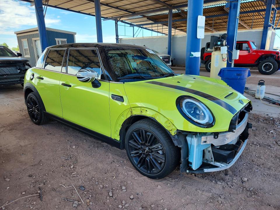 2024 Mini Cooper VIN WMW53DK03R2V55850 COPART salvage auction — FRONT END, AZ - CERT OF TITLE - SALVAGE, sold $7,400 on 2026-09-22 (photo 4)