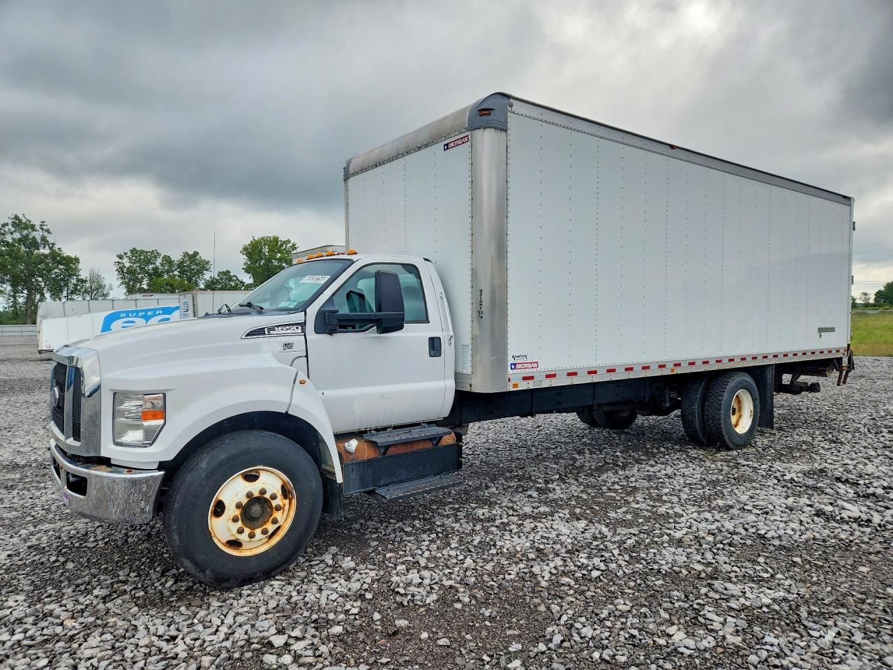 2017 Ford F-650 VIN 1FDNF6AY8HDB09589 — COPART salvage auction photo