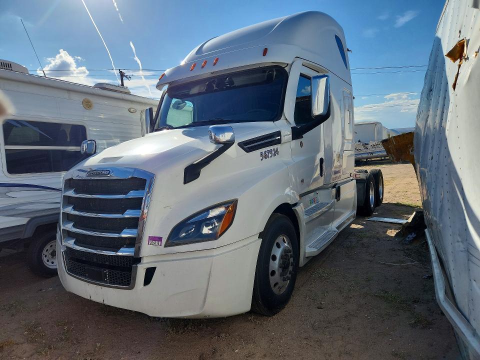 2021 Freightliner Cascadia 126 VIN 1FUJHHDV1MLMJ1180 — COPART salvage auction photo