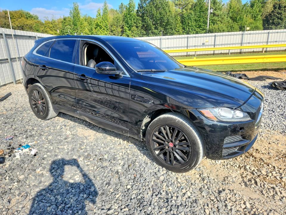 2019 Jaguar F-pace VIN SADCK2GX6KA395177 COPART salvage auction — MINOR DENT/SCRATCHES, TN - CERT OF TITLE-REBUILT VEHICLE, sold $2,200 on 2026-10-09 (photo 4)