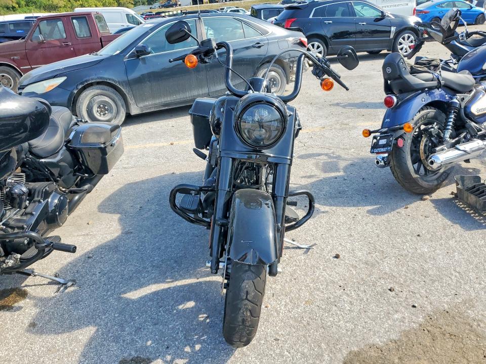 2025 Harley-davidson Fl VIN 1HD1KVP14SB636789 COPART salvage auction — SIDE, Az - Cert Of Title - Salvage (P), sold $8,000 on 2026-09-23 (photo 2)