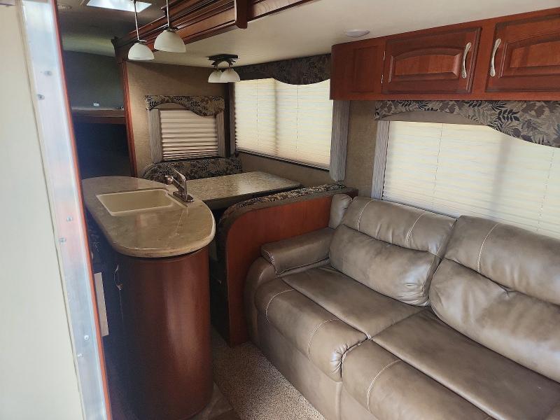 2015 Winnibago Recreational vehicle (rv) VIN 54CA11Y29F1E12582 COPART salvage auction — WATER/FLOOD, QC - IRRECUPERABLE, sold $675 on 2026-09-29 (photo 5)