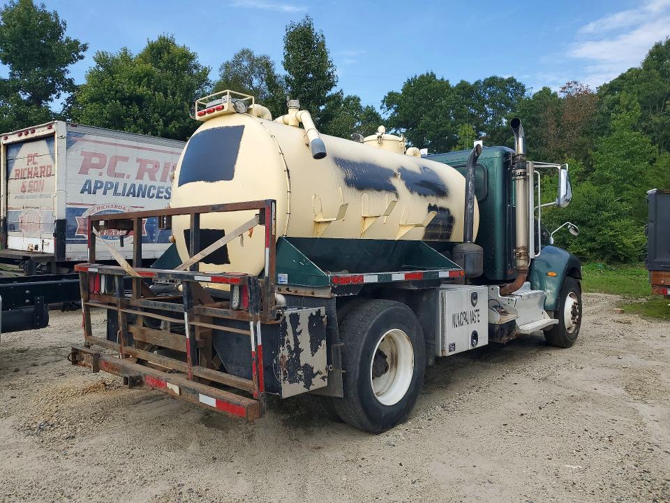 2013 Peterbilt 337 VIN 2NP2HM7X6DM188889 COPART salvage auction — NORMAL WEAR, NJ - CERTIFICATE OF TITLE, sold $3,500 on 2026-10-13 (photo 3)