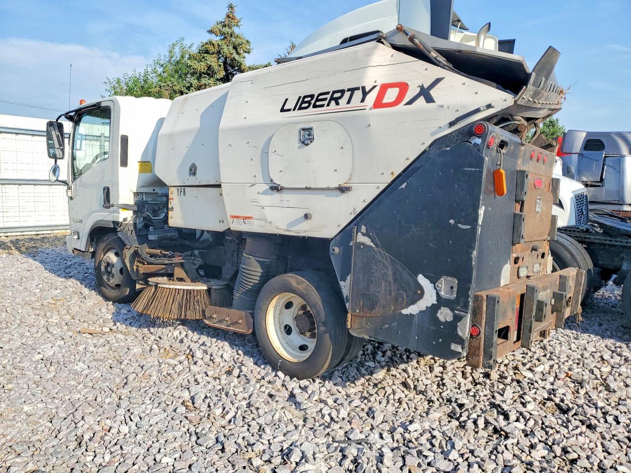 2021 Isuzu NPR VIN 54DC4W1D9MS207255 COPART salvage auction — All Over, Sc - Salvage Title, sold $2,700 on 2026-09-25 (photo 2)