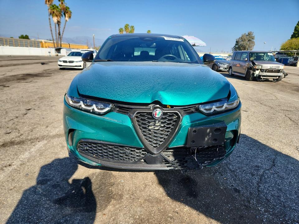 2024 Alfa romeo Tonale VIN ZASPATDW0R3060288 COPART salvage auction — FRONT END, CA, sold $15,700 on 2026-10-09 (photo 5)