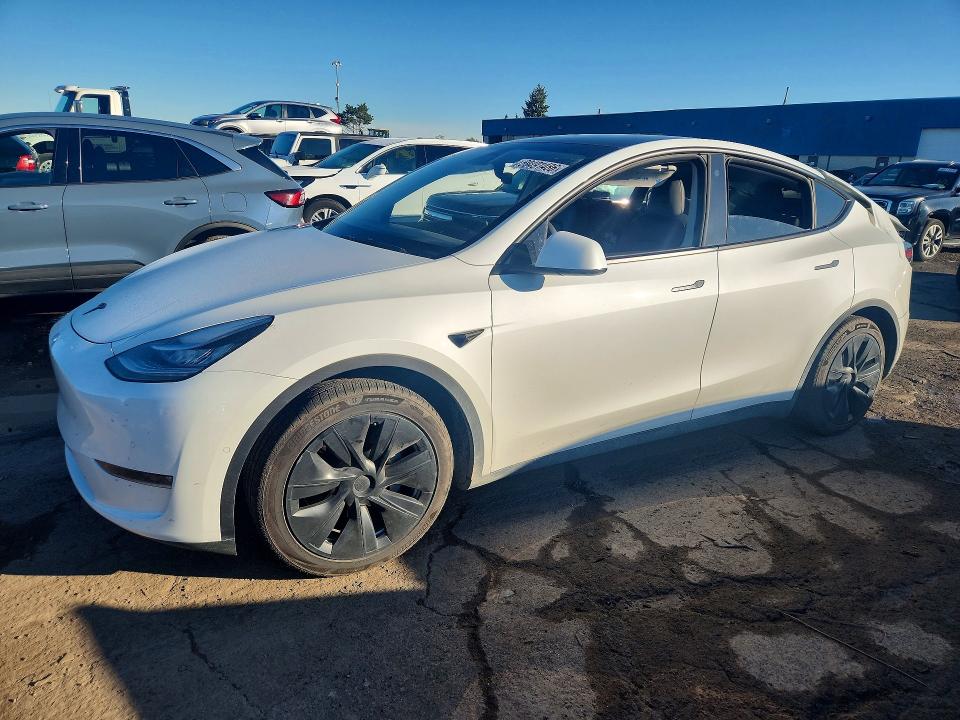 2021 Tesla Model y VIN 5YJYGAEE7MF230151 — COPART salvage auction photo