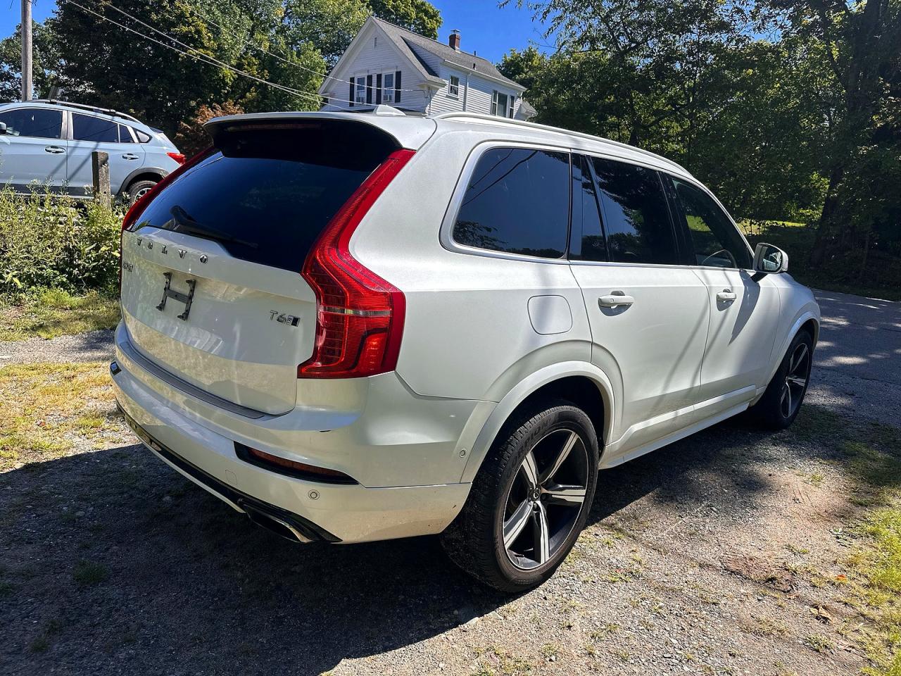 2016 Volvo Xc90 VIN YV4A22PM4G1068709 COPART salvage auction — Minor Dent/Scratches, MA - CERTIFICATE OF TITLE (P), sold $7,100 on 2026-09-15 (photo 4)