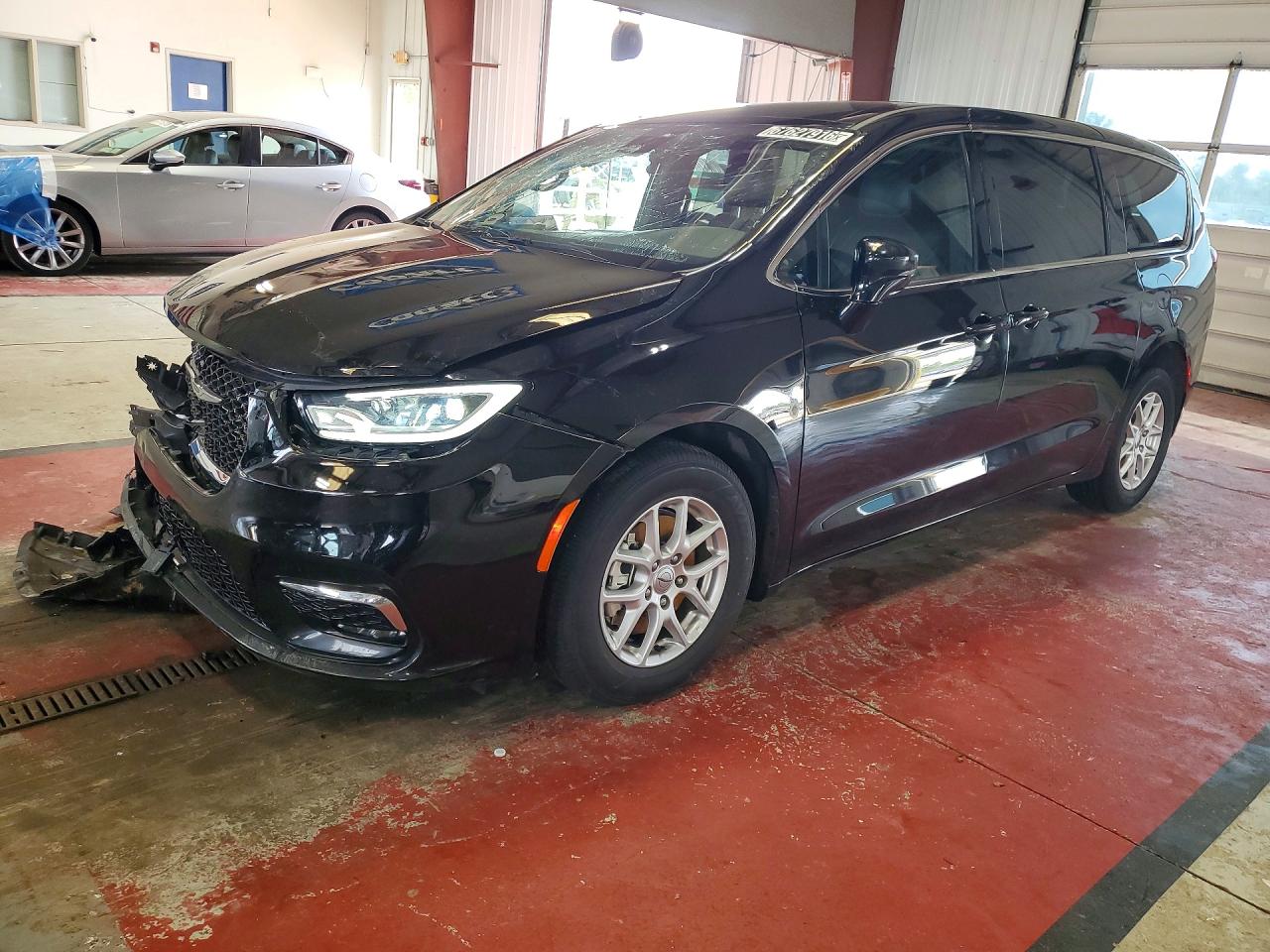 2025 Chrysler Pacifica VIN 2C4RC1BG9SR554161 — COPART salvage auction photo