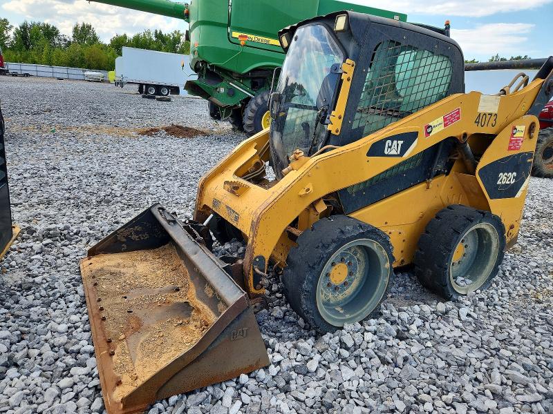 2011 Caterpillar 236d skid steer VIN CAT0262CJMST04073 COPART salvage auction — NORMAL WEAR, TN - BILL OF SALE, sold $7,100 on 2026-09-18 (photo 2)