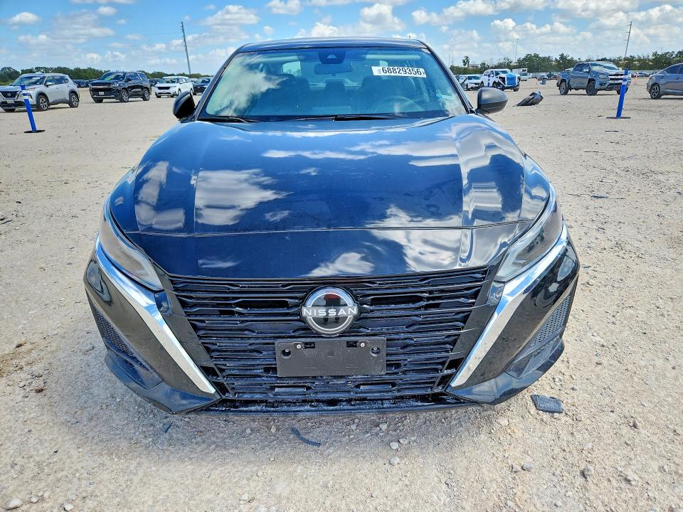 2024 Nissan Altima VIN 1N4BL4DV3RN341928 COPART salvage auction — MINOR DENT/SCRATCHES, TX - DEALER ONLY CLEAN TITLE (P), sold $10,600 on 2026-10-22 (photo 5)