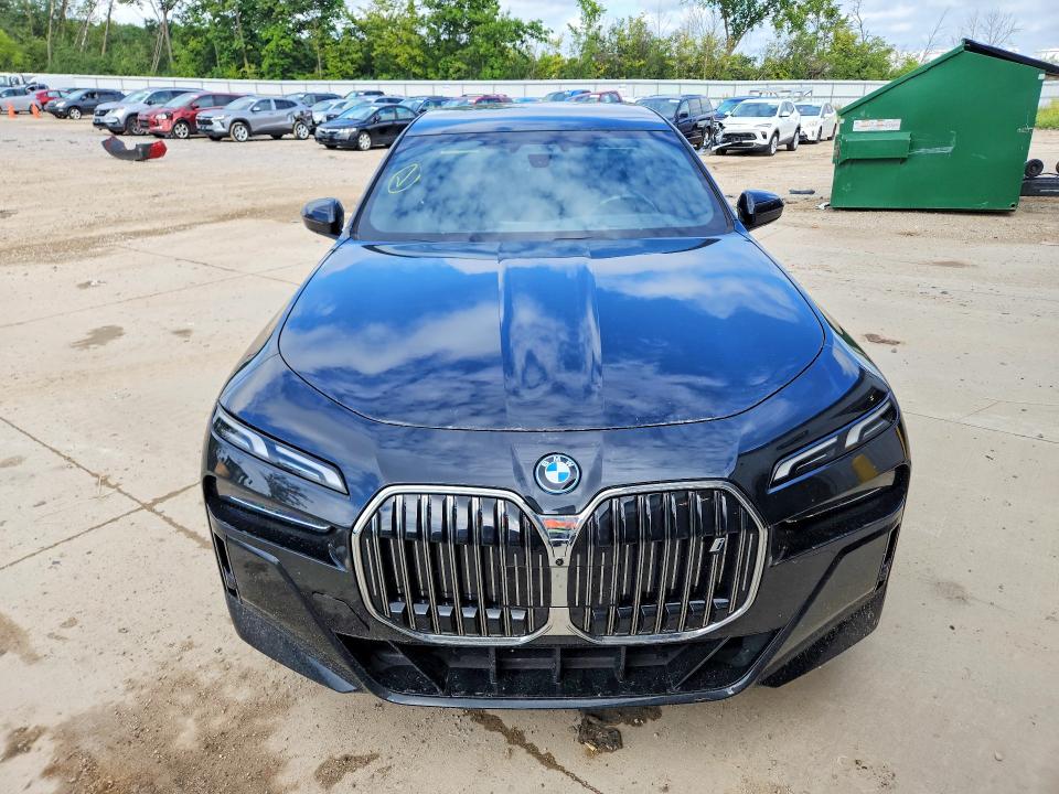 2023 BMW I7 VIN WBY53EJ05PCN06696 COPART salvage auction — NORMAL WEAR, OH - CERTIFICATE OF TITLE, sold $41,000 on 2026-09-23 (photo 5)