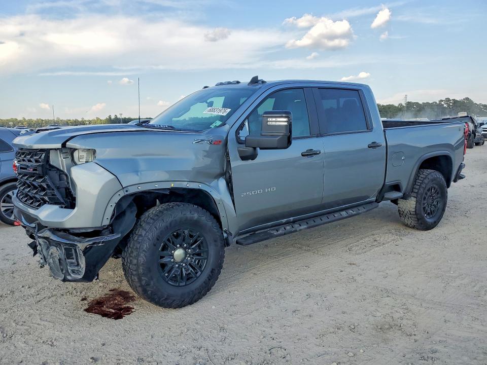 2026 Chevrolet Silverado VIN 2GC4KYE7XT1195470 — COPART salvage auction photo
