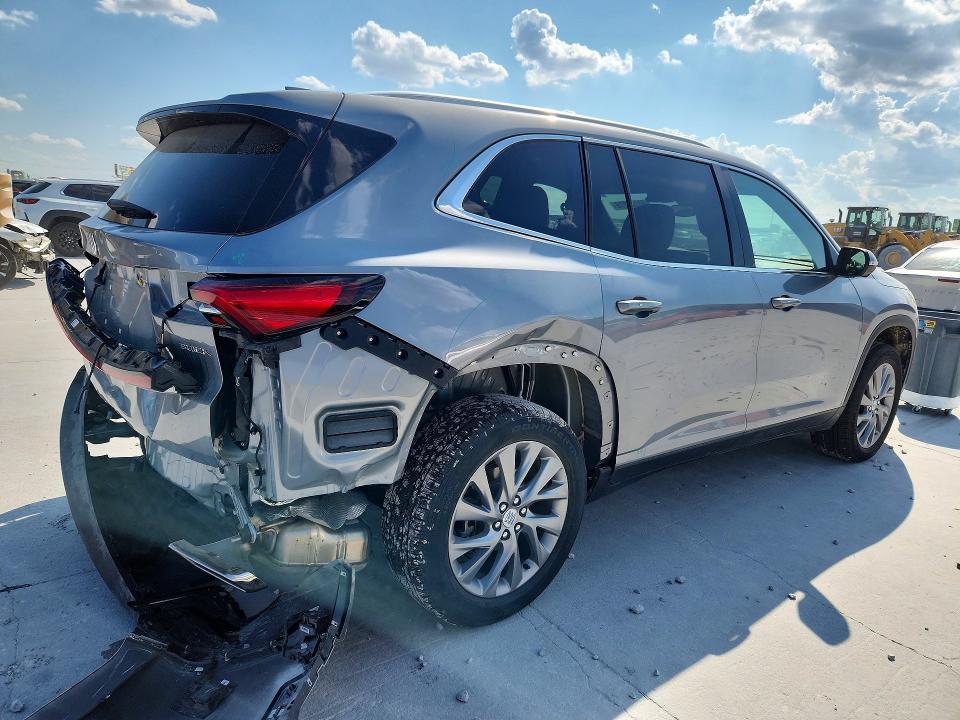 2025 Buick Enclave VIN 5GAERARS3SJ195368 COPART salvage auction — REAR END, TX, sold $12,100 on 2026-10-13 (photo 3)