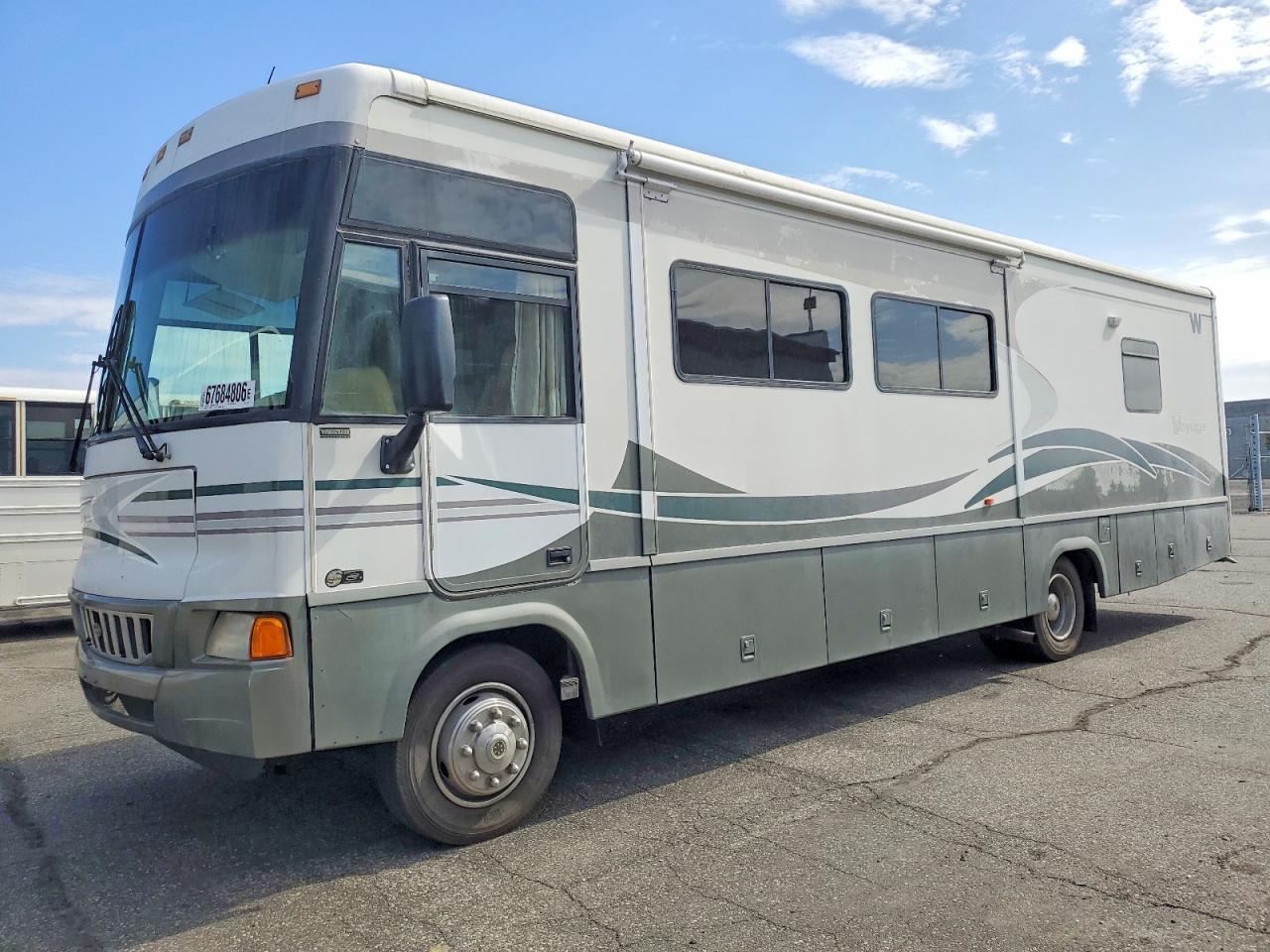 2004 VIN 5B4MP67GX43396662 COPART salvage auction — Rear End, Bs - Salvage Title, sold $2,700 on 2026-09-24 (photo 2)