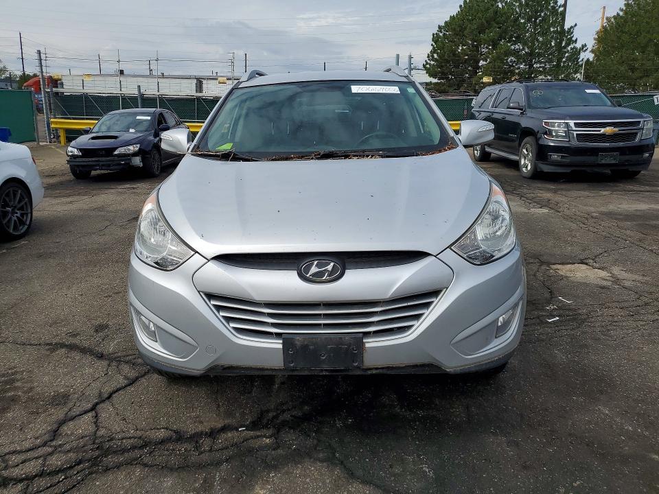 2013 Hyundai Tucson VIN KM8JUCAC0DU622417 COPART salvage auction — MINOR DENT/SCRATCHES, Co - Dis/Dlr/Exp Only Clean Title, sold $1,900 on 2026-10-10 (photo 5)