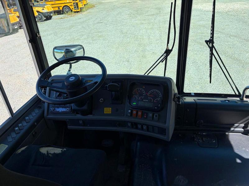 2014 Thomas Built VIN 1T88P9E17E1271027 COPART salvage auction — NORMAL WEAR, MA - CERTIFICATE OF TITLE (P), sold $5,000 on 2026-09-18 (photo 9)
