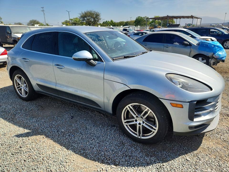 2020 Porsche Macan VIN WP1AB2A57LLB30671 COPART salvage auction — MINOR DENT/SCRATCHES, Ca - Dis/Dlr/Exp Only Clean Title (P), sold $14,700 on 2026-09-15 (photo 4)
