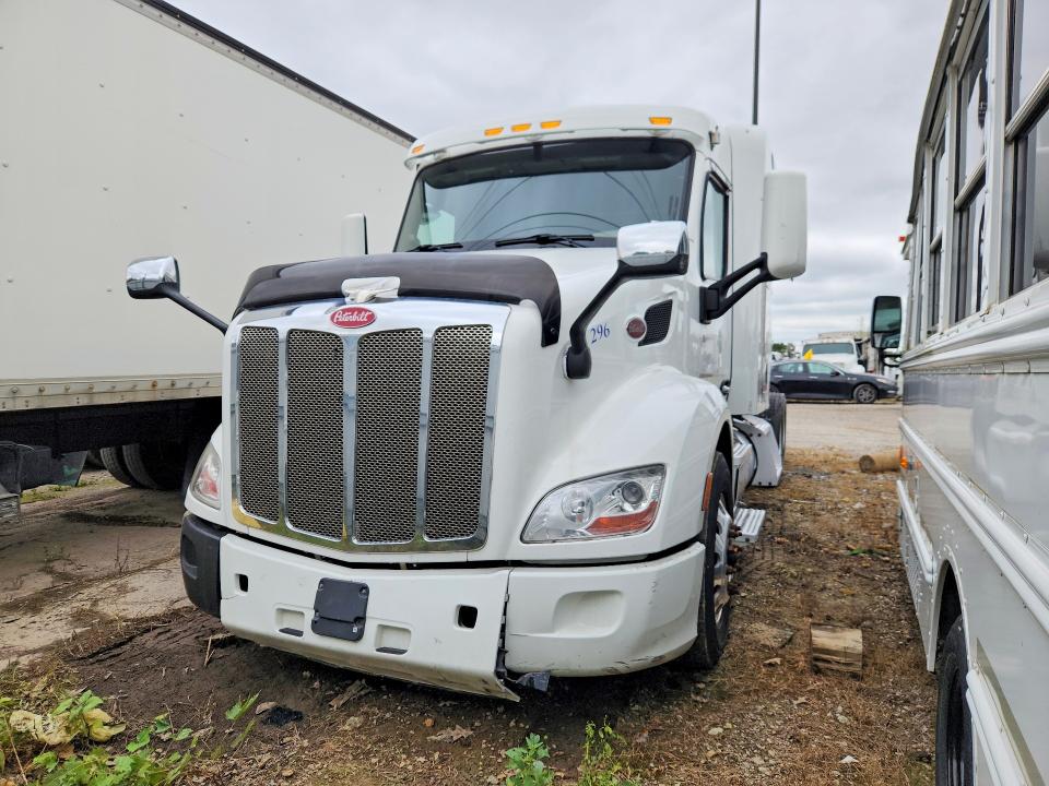 2019 Peterbilt 579 VIN 1XPBDP9X7KD268284 — COPART salvage auction photo