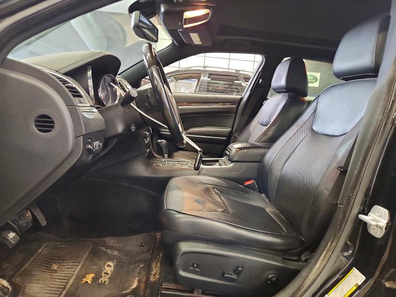 2013 Chrysler 300 VIN 2C3CCAET0DH666309 COPART salvage auction — MINOR DENT/SCRATCHES, MA - CERTIFICATE OF TITLE, sold $475 on 2026-10-08 (photo 7)