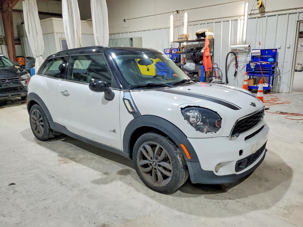 2014 Mini Cooper VIN WMWSS7C5XEWN72181 COPART salvage auction — Minor Dent/Scratches, WV - CERTIFICATE OF TITLE (P), sold $2,450 on 2026-09-14 (photo 4)