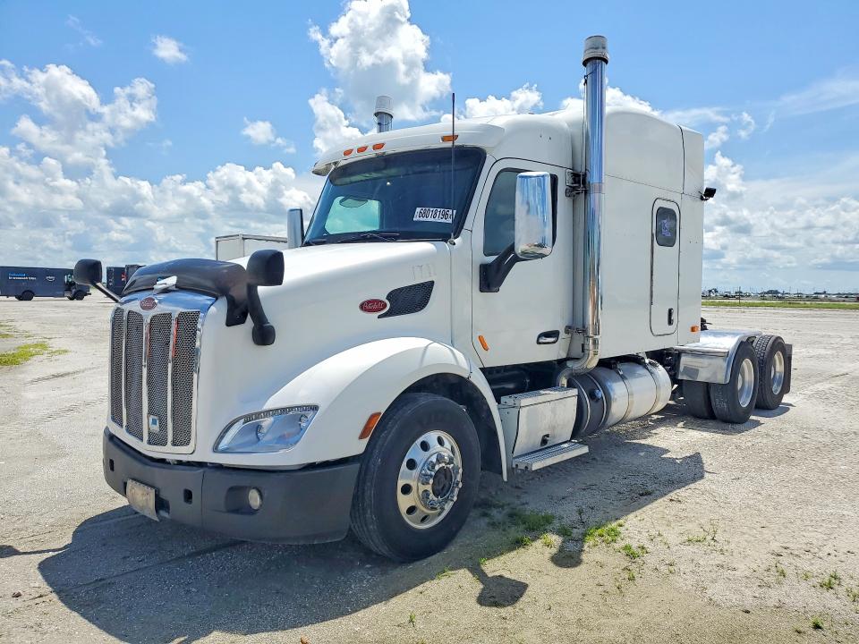 2014 Peterbilt 579 VIN 1XPBD49XXED249893 — COPART salvage auction photo