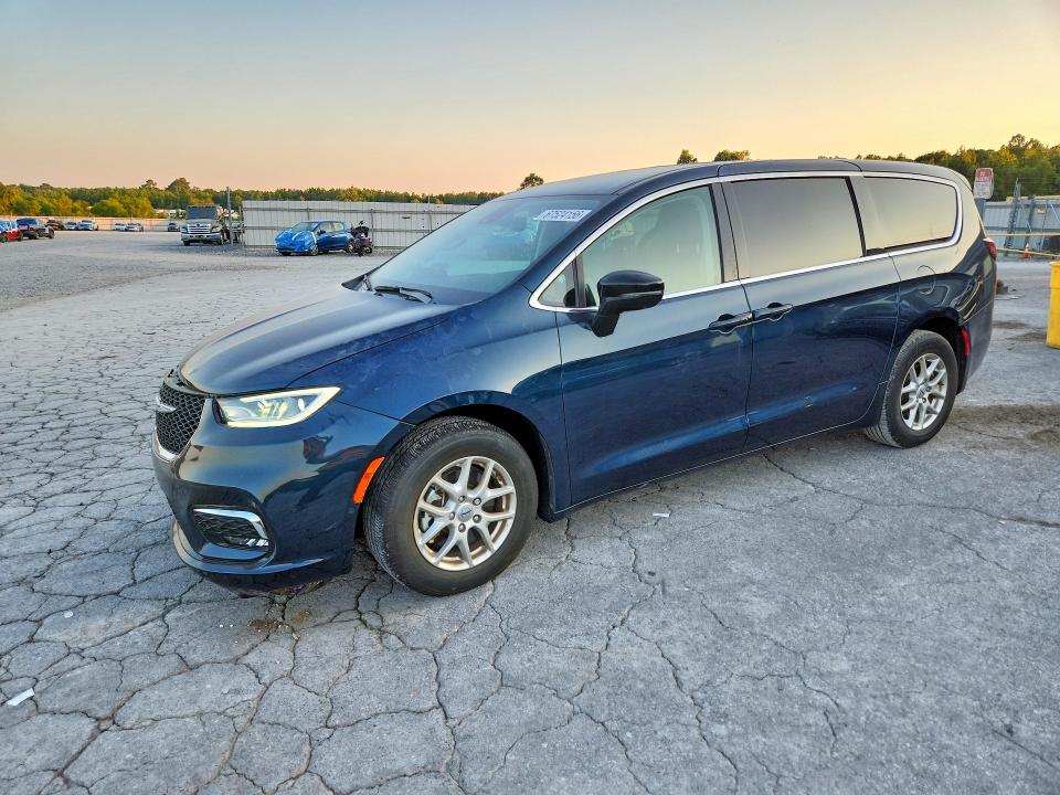2024 Chrysler Pacifica VIN 2C4RC1BG3RR204146 — COPART salvage auction photo