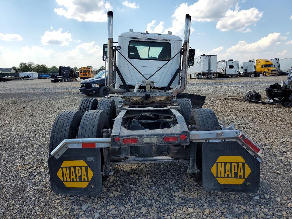 2019 Mack Pinnacle VIN 1M1PN4GY4KM002025 COPART salvage auction — FRONT END, NE - CERT OF TITLE-SALVAGE, sold $11,900 on 2026-10-15 (photo 6)