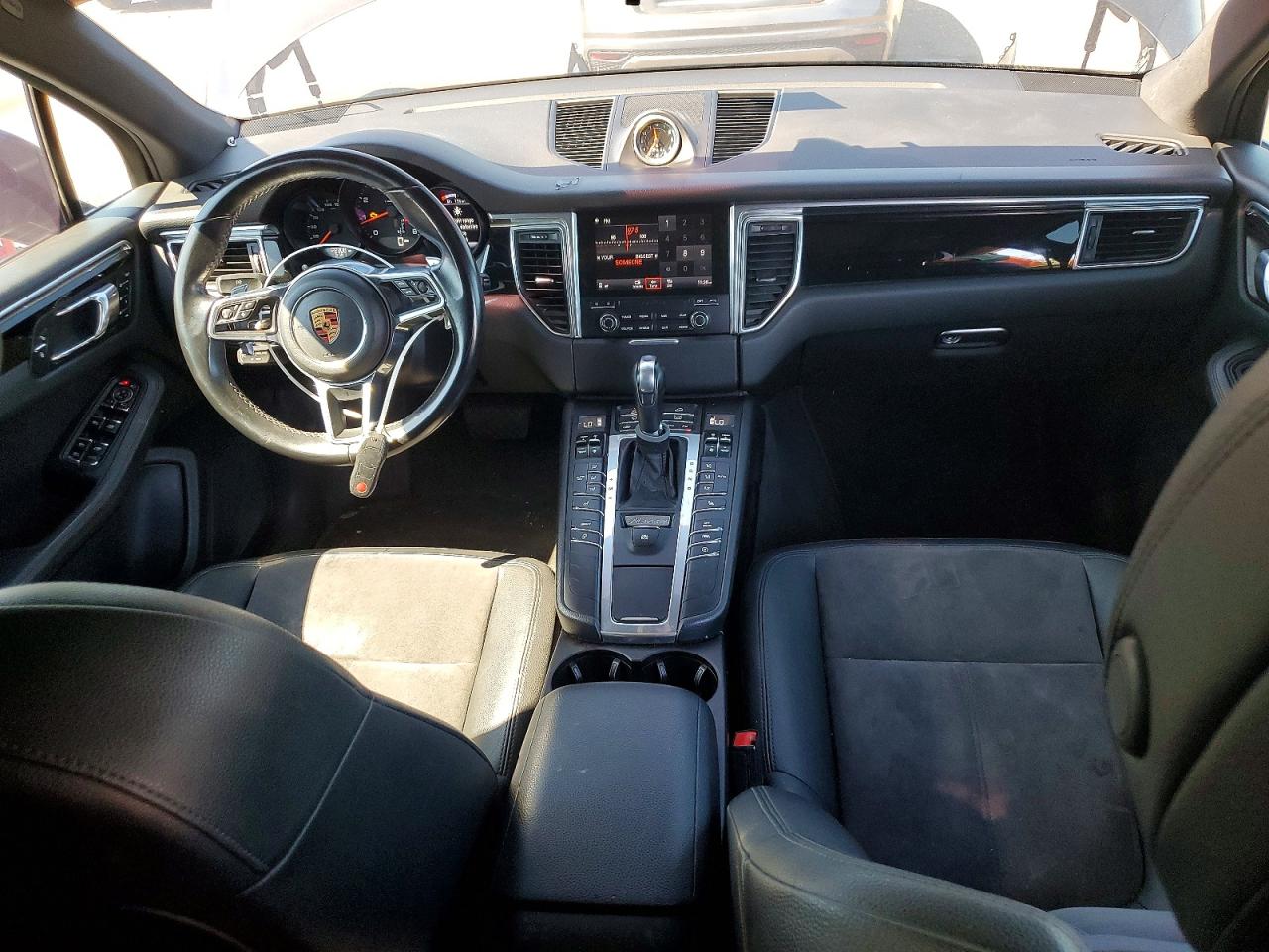 2017 Porsche Macan VIN WP1AA2A58HLB09354 COPART salvage auction — Front End, Ct - Clean Title, sold $2,800 on 2026-09-18 (photo 8)