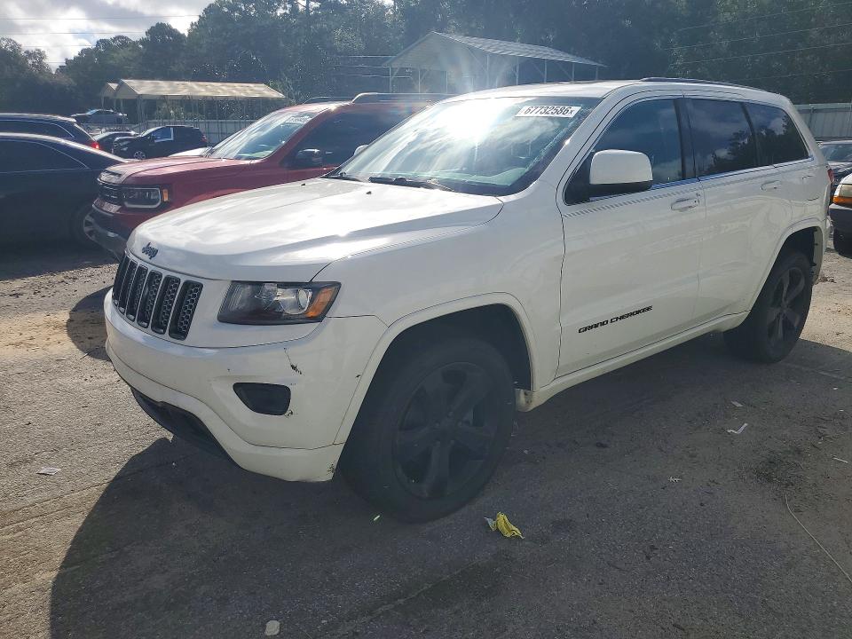 2015 Jeep Cherokee VIN 1C4RJFAG7FC651815 COPART salvage auction — MINOR DENT/SCRATCHES, NC - CERTIFICATE OF TITLE, sold $2,900 on 2026-09-28 (photo 1)