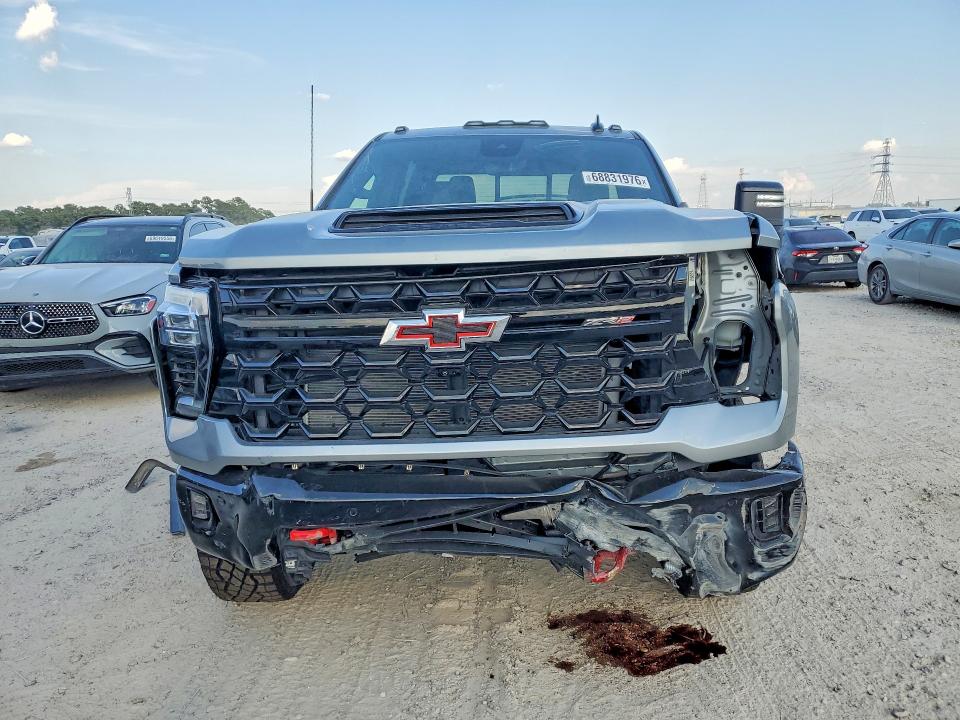 2026 Chevrolet Silverado VIN 2GC4KYE7XT1195470 COPART salvage auction — ROLLOVER, La - Cert Of Title-Salvage, sold $22,000 on 2026-09-25 (photo 5)
