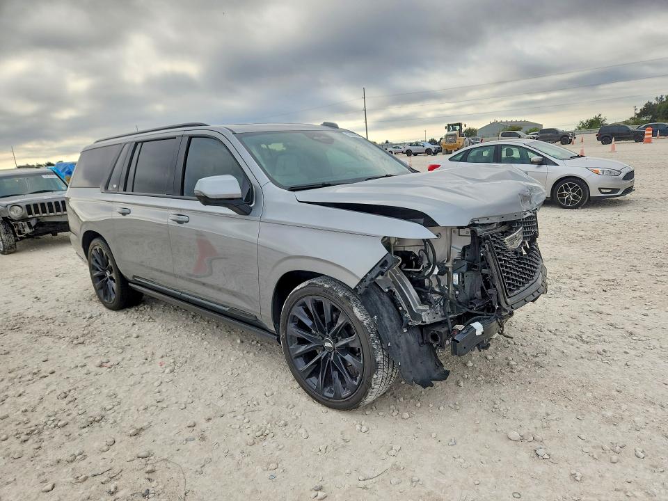 2025 Cadillac Escalade VIN 1GYS9RRL4SR299288 COPART salvage auction — FRONT END, Salvage Title, sold $56,000 on 2026-10-08 (photo 4)