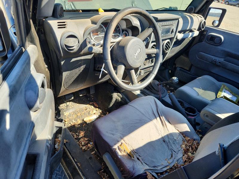 2007 Jeep Wrangler / VIN 1J4GB59197L160964 COPART salvage auction — SIDE, CA - DIS/DLR/EXP ONLY CLEAN TITLE, sold $15 on 2026-10-01 (photo 8)