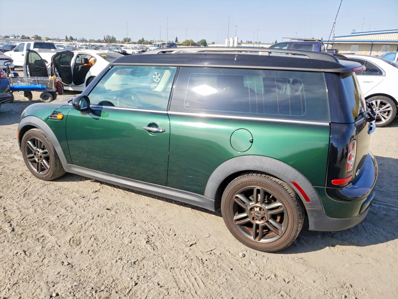 2011 Mini Cooper clubman VIN WMWZF3C54BTX82199 COPART salvage auction — Normal Wear, Dv - Clean Title, sold $200 on 2026-09-24 (photo 2)