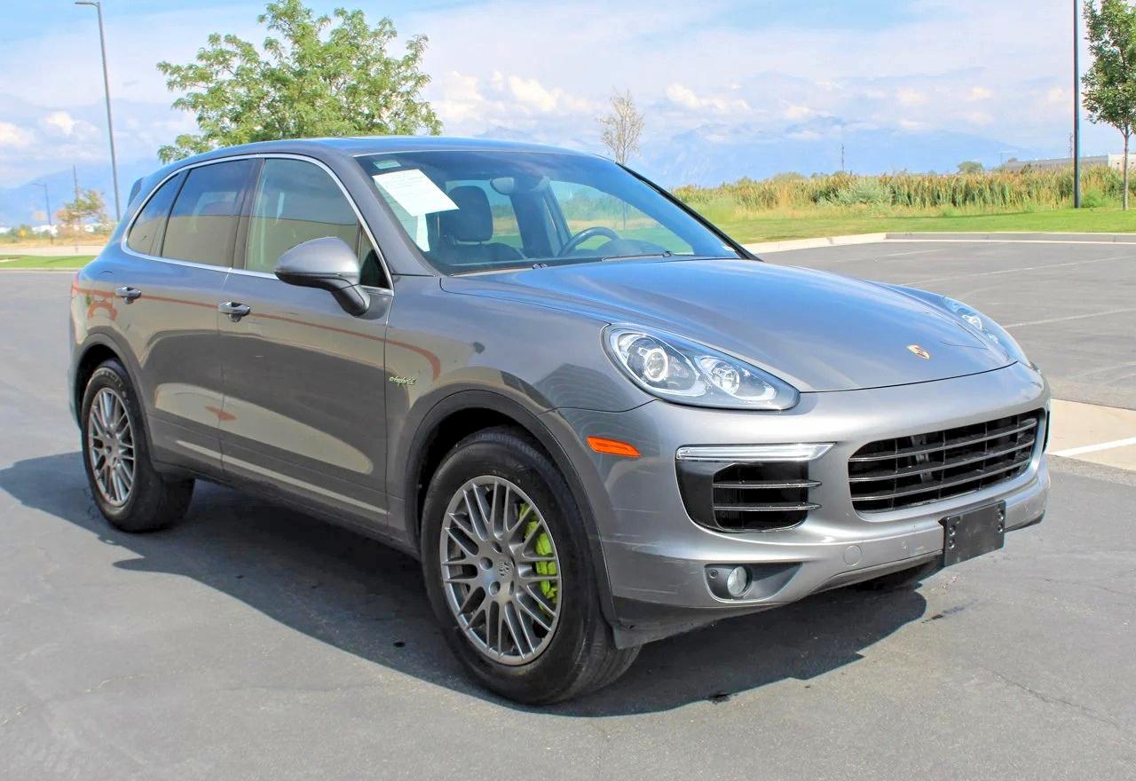 2015 Porsche Cayenne VIN WP1AE2A29FLA52010 — COPART salvage auction photo