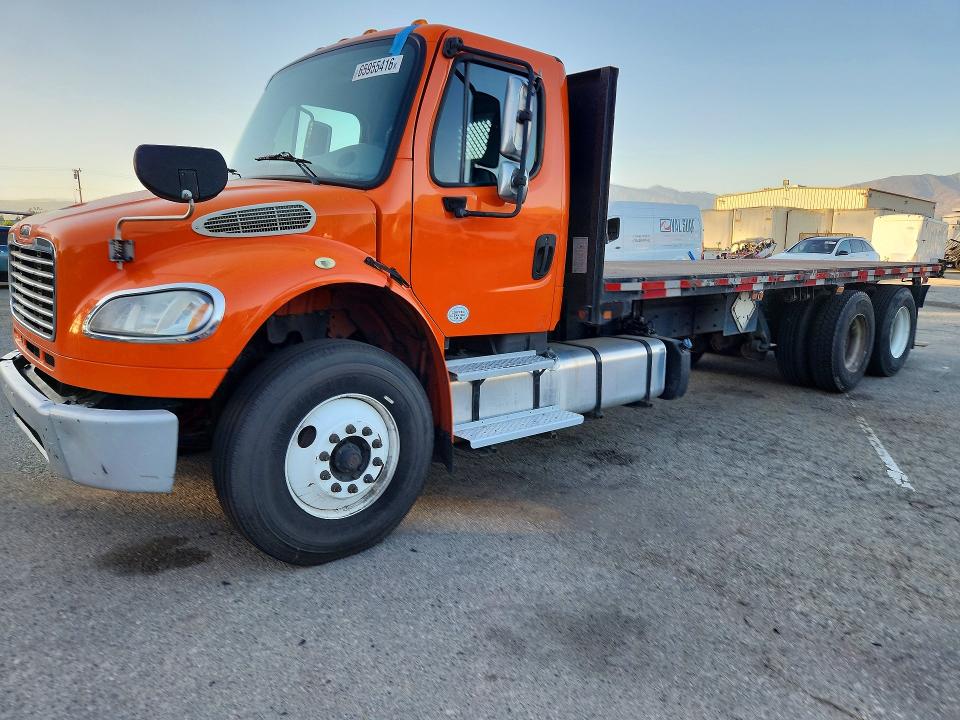 2018 Freightliner M2 106 VIN 1FVHCYFE2JHJU0084 — COPART salvage auction photo