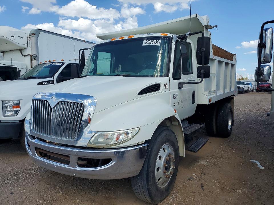 2004 International 4000 series VIN 1HTMMAAN24H612619 — COPART salvage auction photo