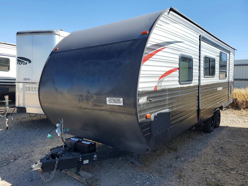 2018 Coachman Trailers VIN 5ZT2CANB9JU030753 COPART salvage auction — VANDALISM, AZ - CERT OF TITLE - SALVAGE, sold $2,000 on 2026-10-01 (photo 2)