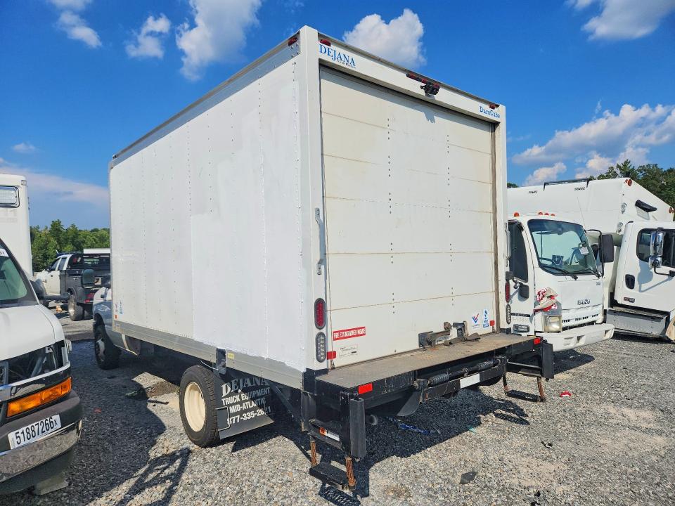 2021 Ford Econoline e350 VIN 1FDWE3FN2MDC35171 COPART salvage auction — MINOR DENT/SCRATCHES, NC - DEALER ONLY CLEAN TITLE, sold $13,900 on 2026-09-10 (photo 2)