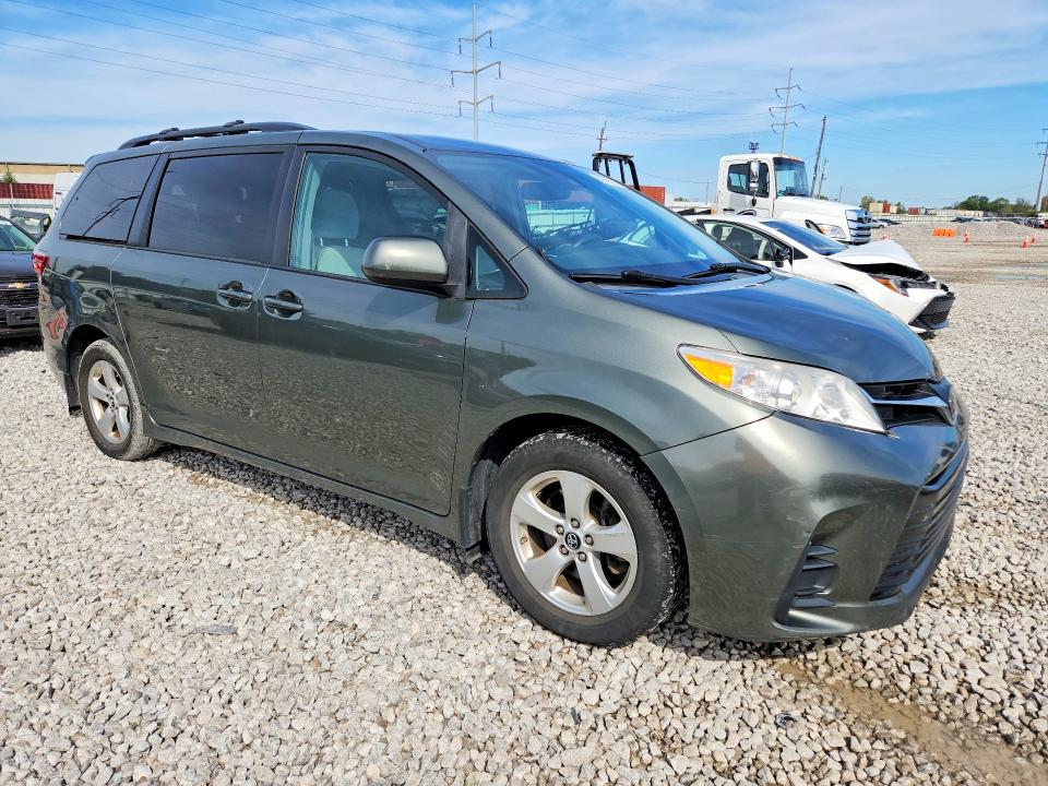 2018 Toyota Sienna VIN 5TDKZ3DC9JS938873 COPART salvage auction — REAR END, OH - CERTIFICATE OF TITLE (P), sold $7,700 on 2026-10-06 (photo 4)