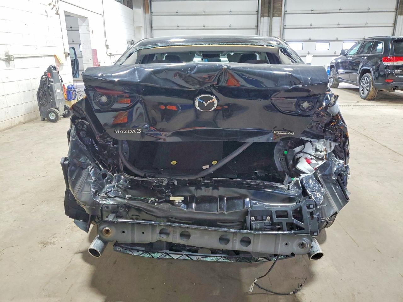2024 Mazda 3 VIN 3MZBPACM4RM415726 COPART salvage auction — Rear End, TN - DEALER ONLY CLEAN TITLE, sold $1,550 on 2026-10-02 (photo 6)