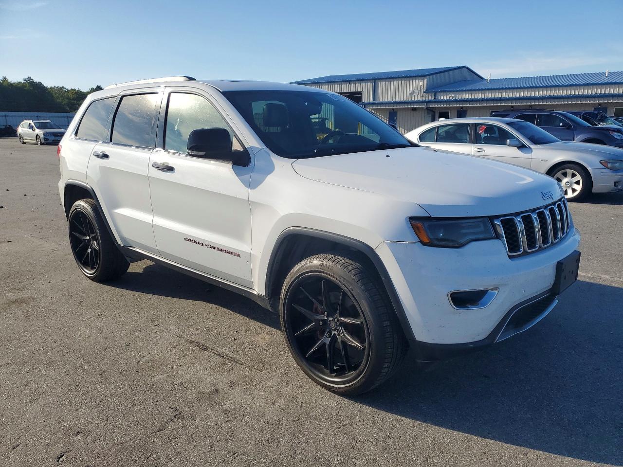 2017 Jeep Grand Cherokee VIN 1C4RJFBG7HC909087 COPART salvage auction — Minor Dent/Scratches, Ct - Clean Title, sold $2,650 on 2026-09-25 (photo 4)
