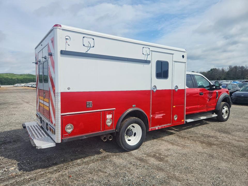 2017 Ford F-550 super duty VIN 1FD0X5HT9HED73068 COPART salvage auction — MINOR DENT/SCRATCHES, NY - CERTIFICATE OF TITLE, sold $15,500 on 2026-10-05 (photo 3)
