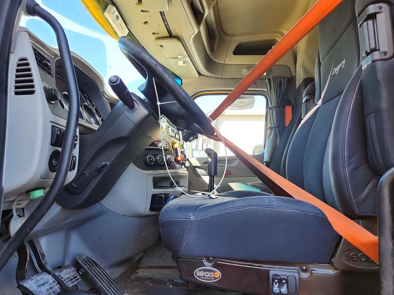 2013 Peterbilt 579 VIN 1XPBDP9XXKD495761 COPART salvage auction — NORMAL WEAR, OH - CERTIFICATE OF TITLE, sold $9,200 on 2026-10-06 (photo 7)