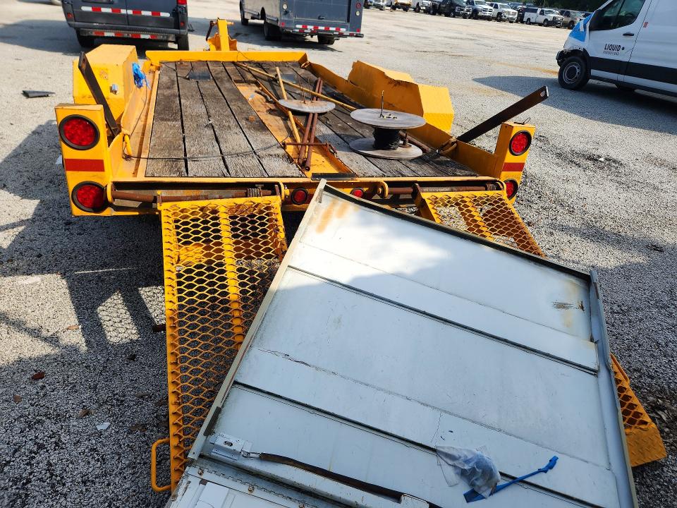 2020 Utility Trailer Manufacture Trailers VIN 7JEPU1426LG000362 COPART salvage auction — REAR END, SC - CERTIFICATE OF TITLE, sold $80 on 2026-09-22 (photo 6)