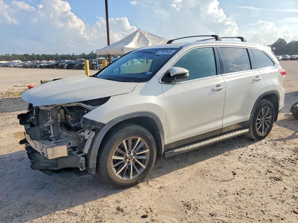 2019 Toyota Highlander VIN 5TDKZRFH0KS565235 — COPART salvage auction photo