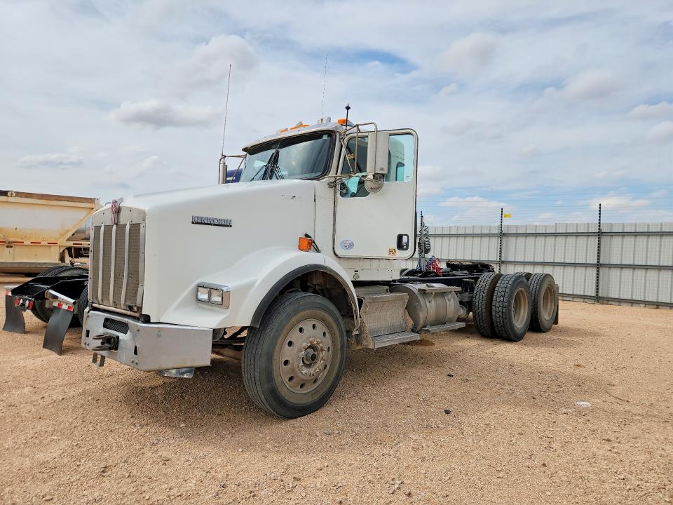 2020 Kenworth Construction VIN 1XKDD40X8LR369039 — COPART salvage auction photo